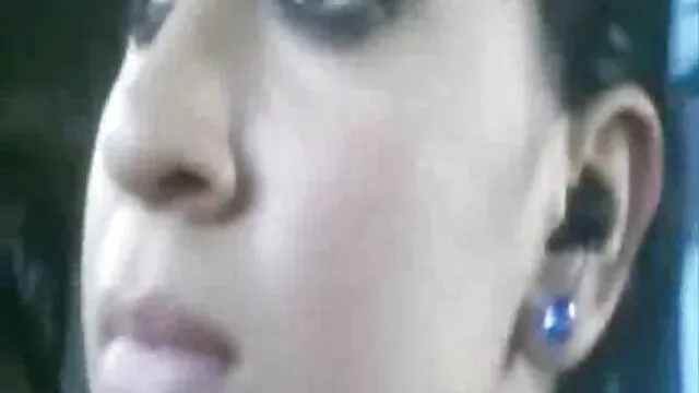 Σεξ χωρίς εγγραφή  Κορίτσι πήδηξε από strapon ζωντανό σεξ βίντεο