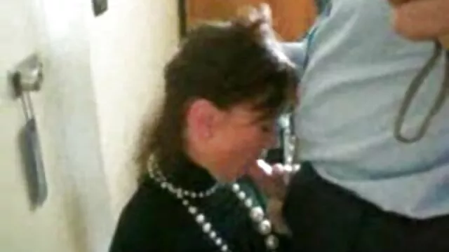 Σεξ χωρίς εγγραφή  Γάμησε τη θεία μου 909 βιντεο πορνο σεξ