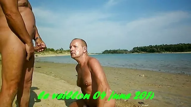 Σεξ χωρίς εγγραφή  Κόλπο χαϊδεύοντας σεξ βιντεο με γριεσ στη σάουνα
